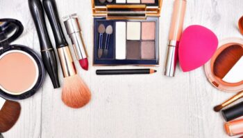 Can Doctors Wear Makeup? The Pros and Cons